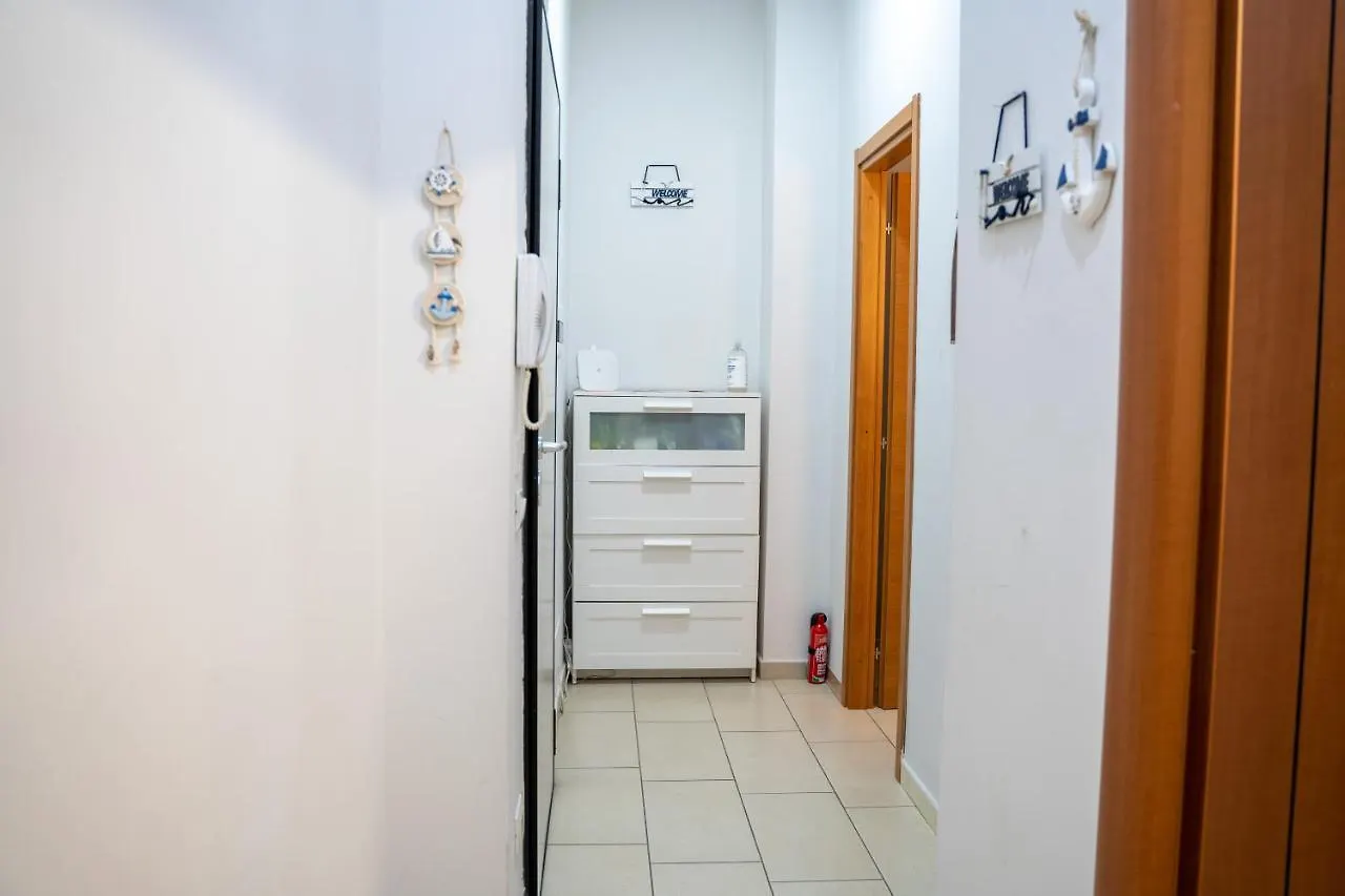 Molo 5 Bed & Breakfast Naples 2*,  Italy